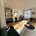 Charming Studio In Heart Of Saint Germain!
